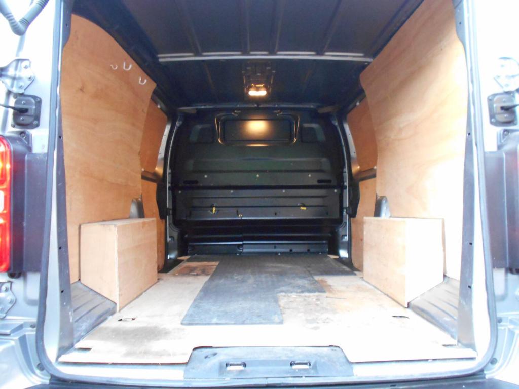 VAUXHALL VIVARO