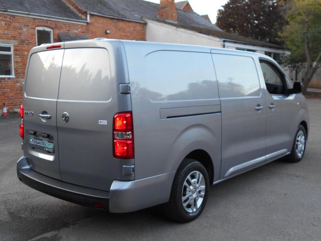 VAUXHALL VIVARO