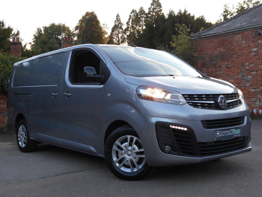 VAUXHALL VIVARO
