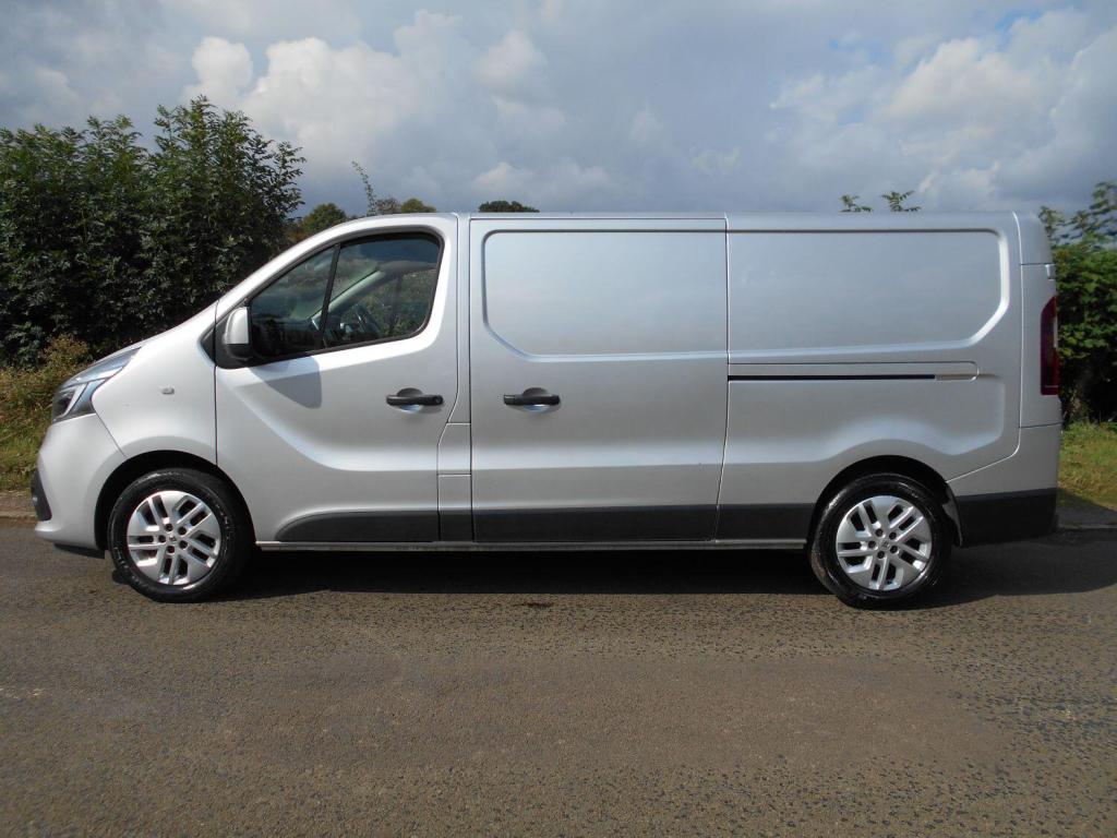 RENAULT TRAFIC
