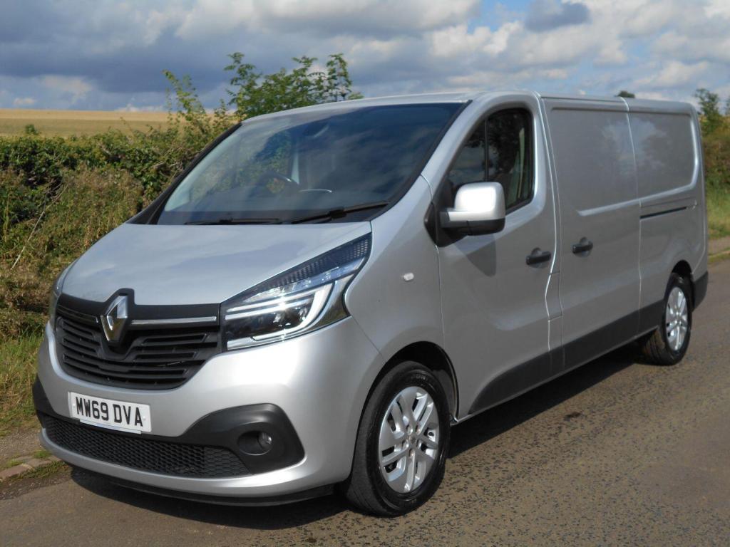 View RENAULT TRAFIC 2.0 dCi LL30 ENERGY 120bhp Sport LWB *NO VAT* 77,000 MILES