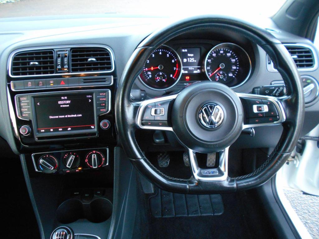 VOLKSWAGEN POLO