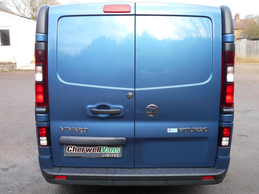 VAUXHALL VIVARO
