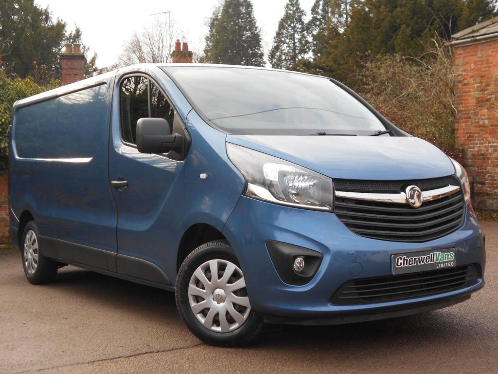 VAUXHALL VIVARO