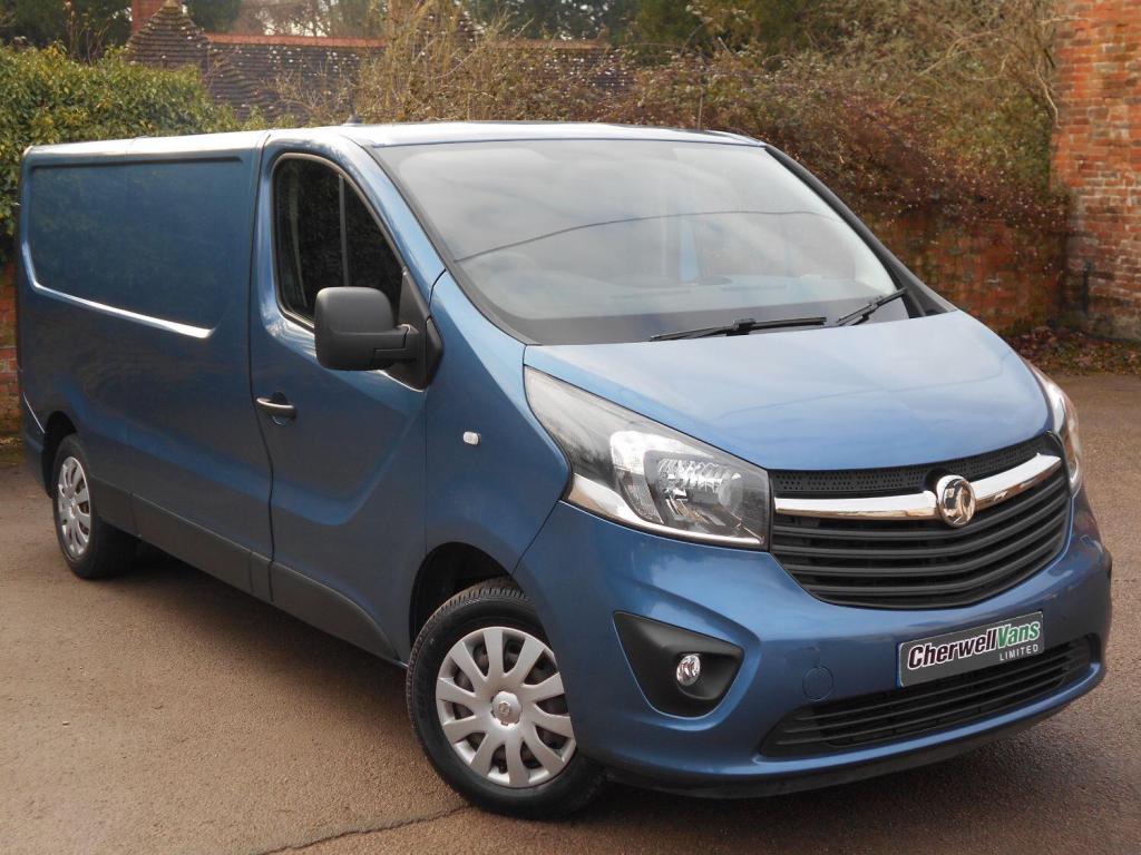 VAUXHALL VIVARO