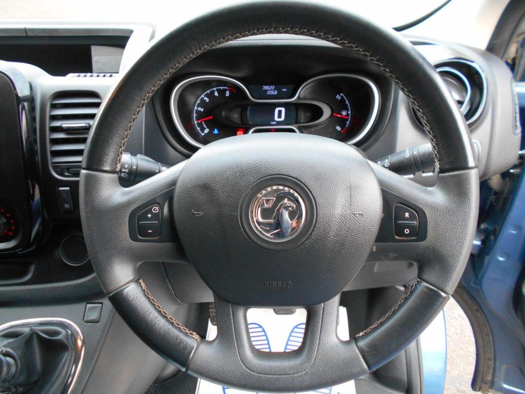 VAUXHALL VIVARO