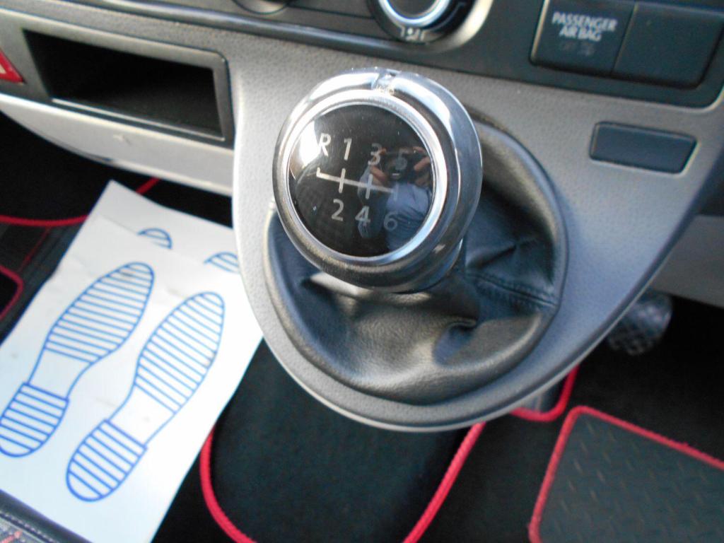 VOLKSWAGEN TRANSPORTER