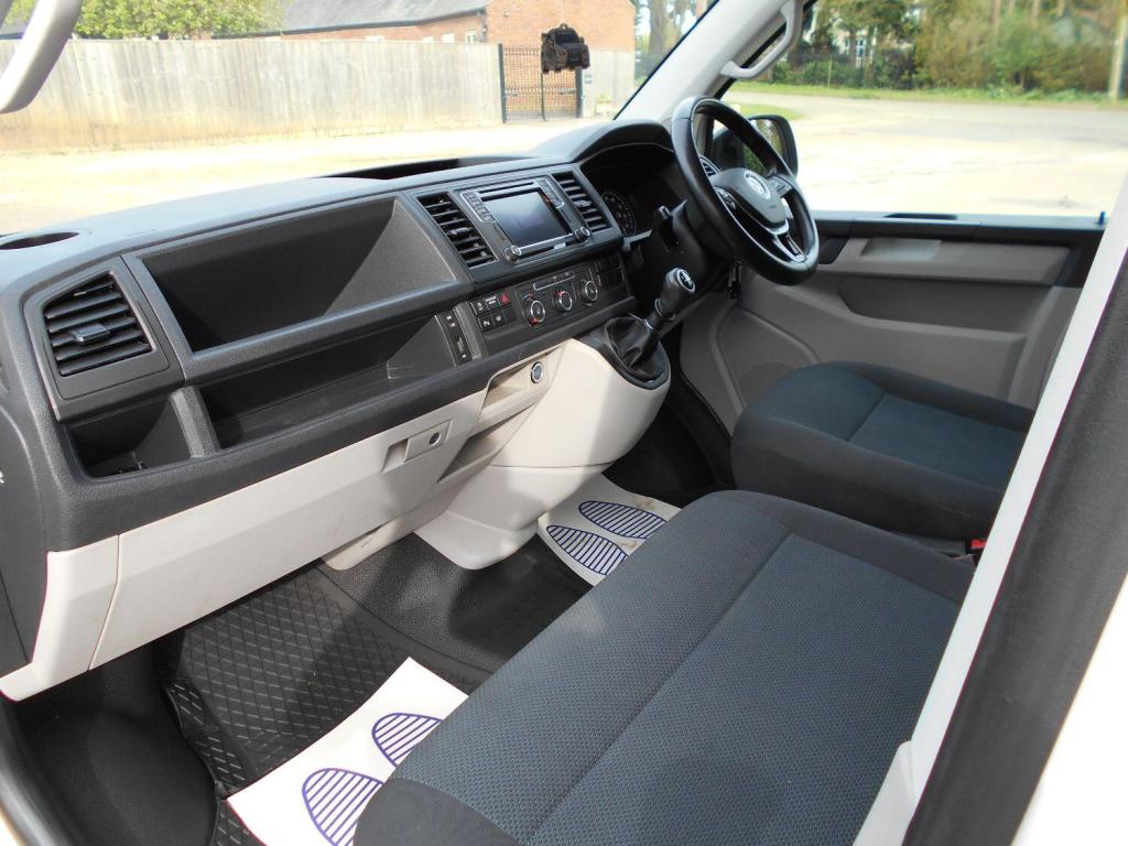 VOLKSWAGEN TRANSPORTER