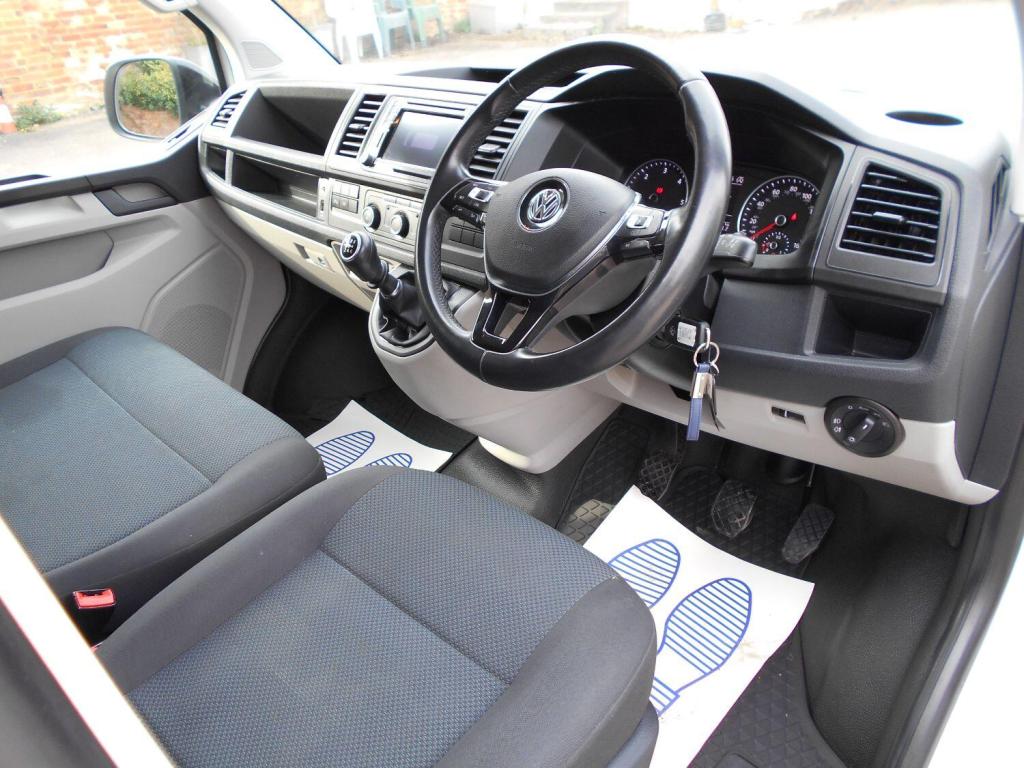 VOLKSWAGEN TRANSPORTER