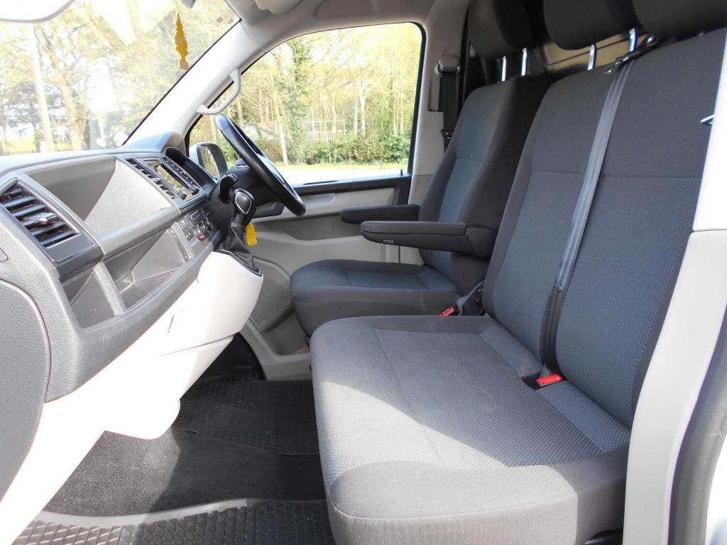 VOLKSWAGEN TRANSPORTER