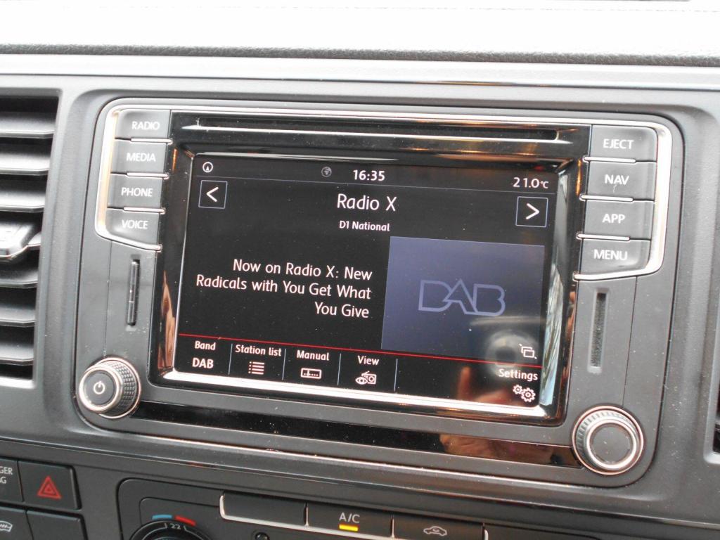 VOLKSWAGEN TRANSPORTER