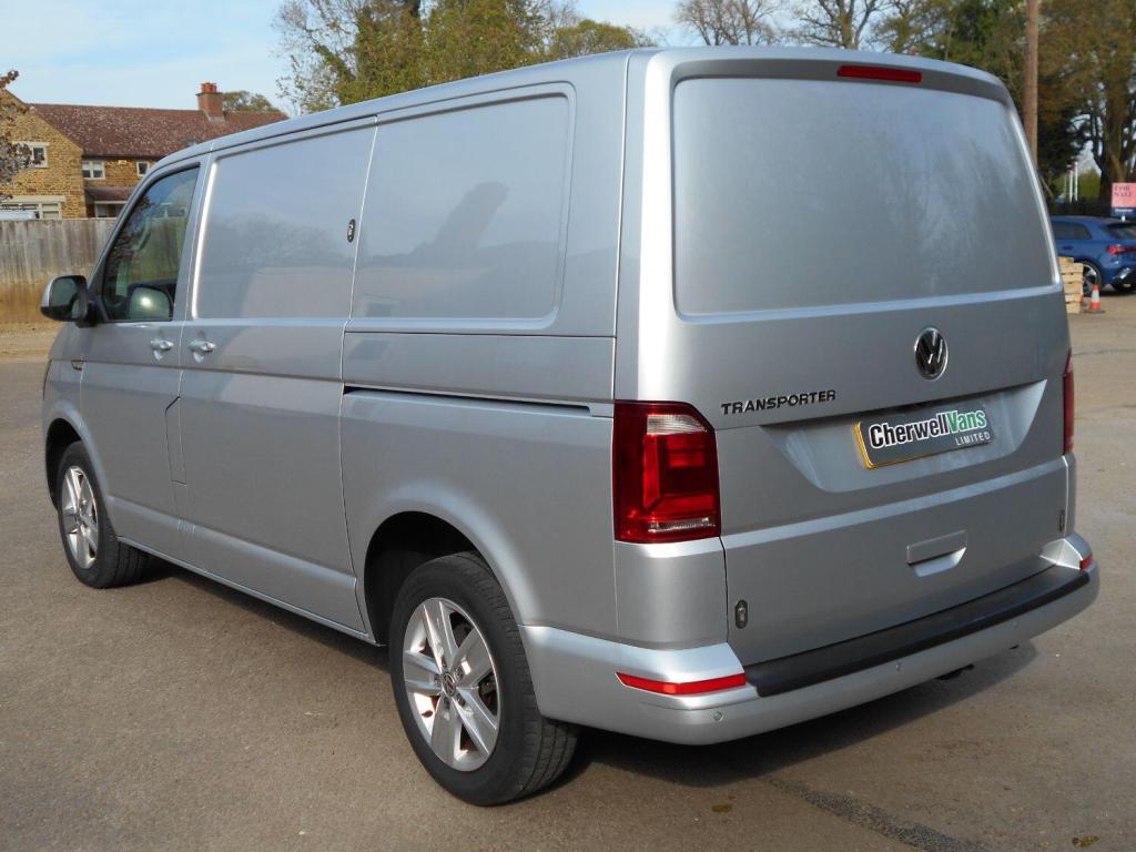 VOLKSWAGEN TRANSPORTER