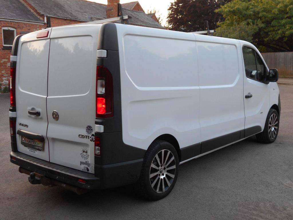 VAUXHALL VIVARO