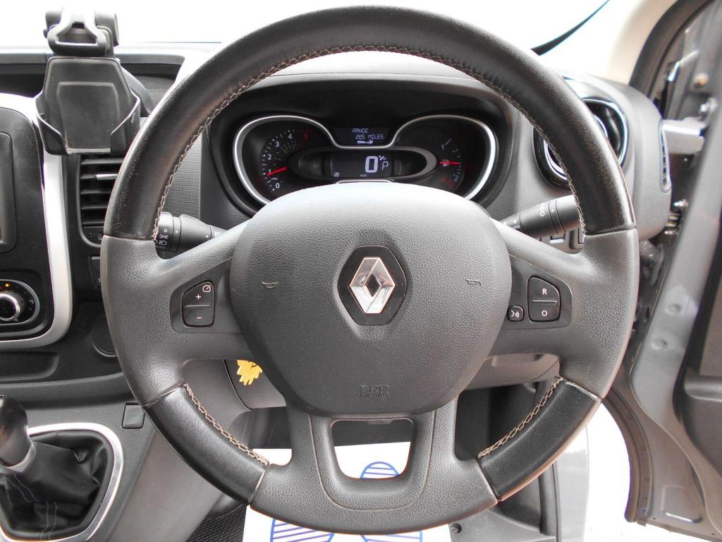 RENAULT TRAFIC