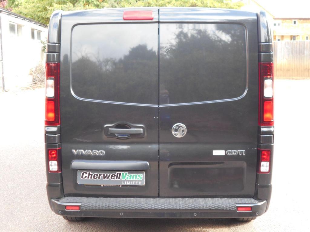 VAUXHALL VIVARO