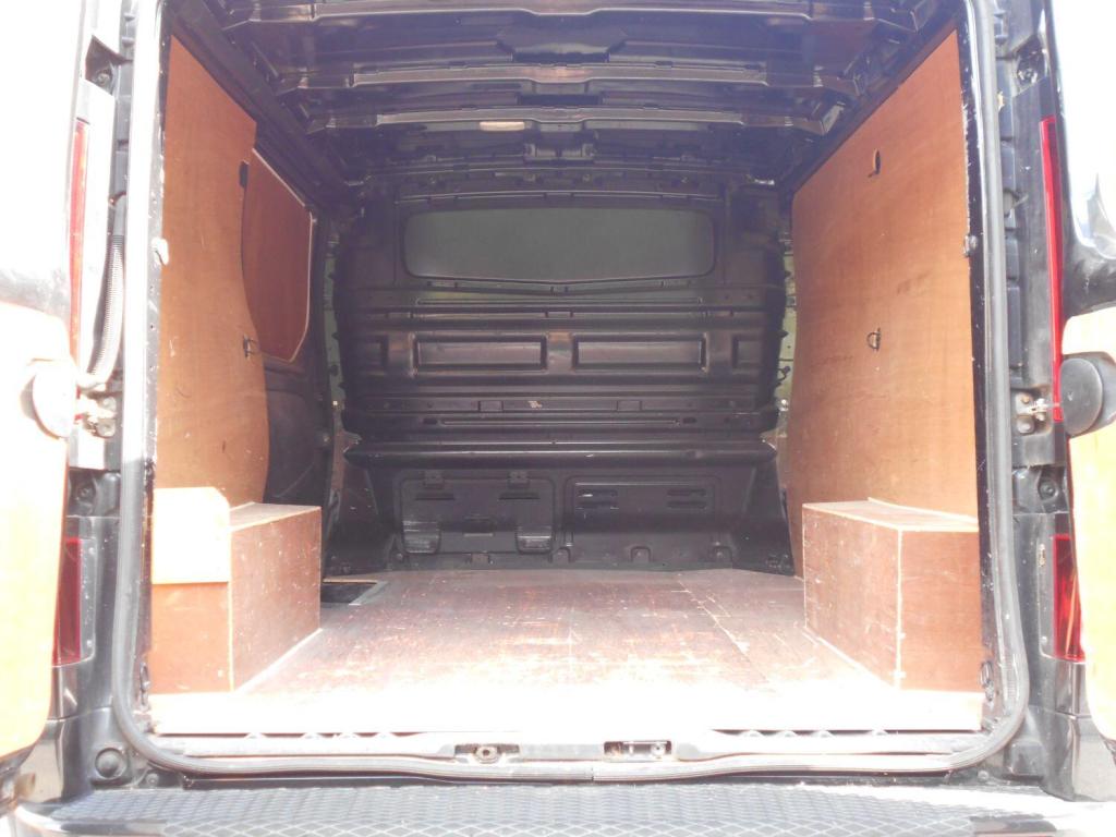 VAUXHALL VIVARO