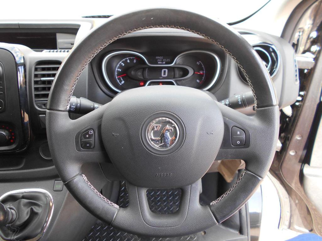 VAUXHALL VIVARO