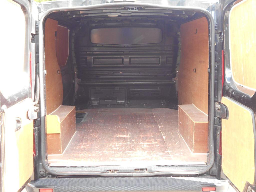 VAUXHALL VIVARO
