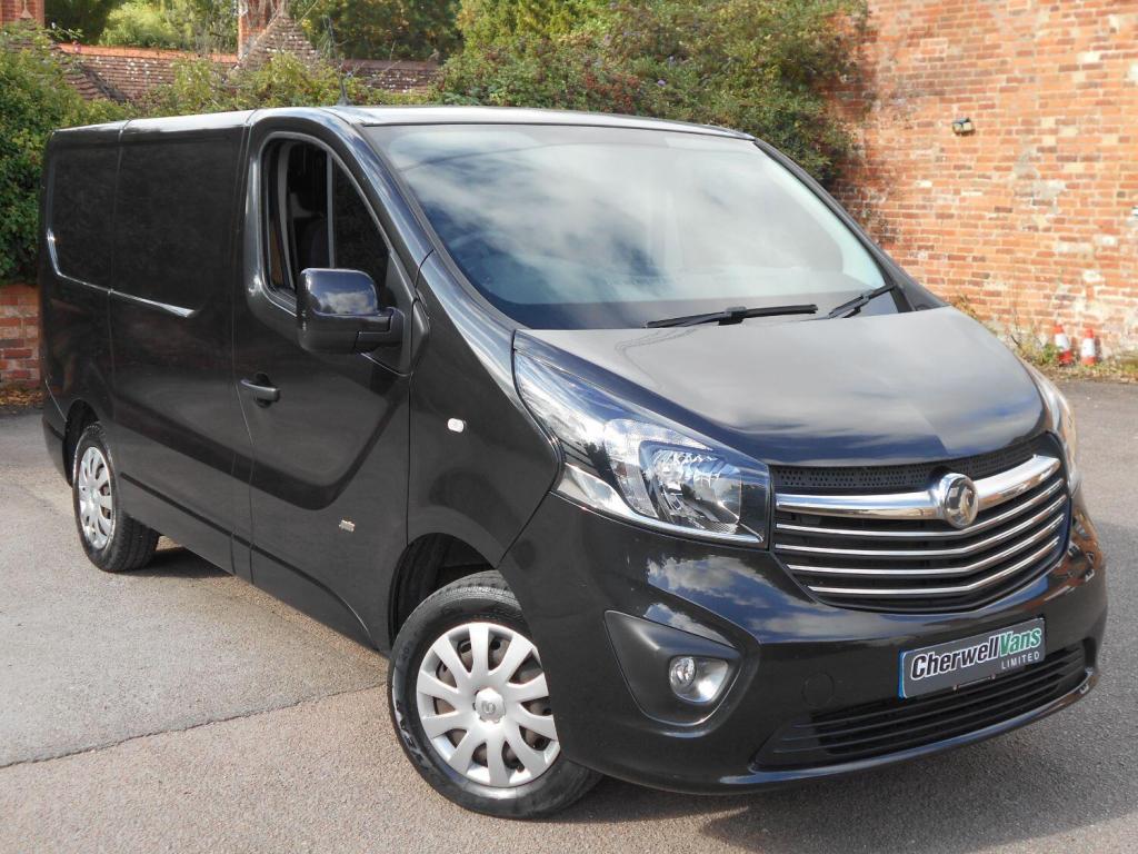 VAUXHALL VIVARO