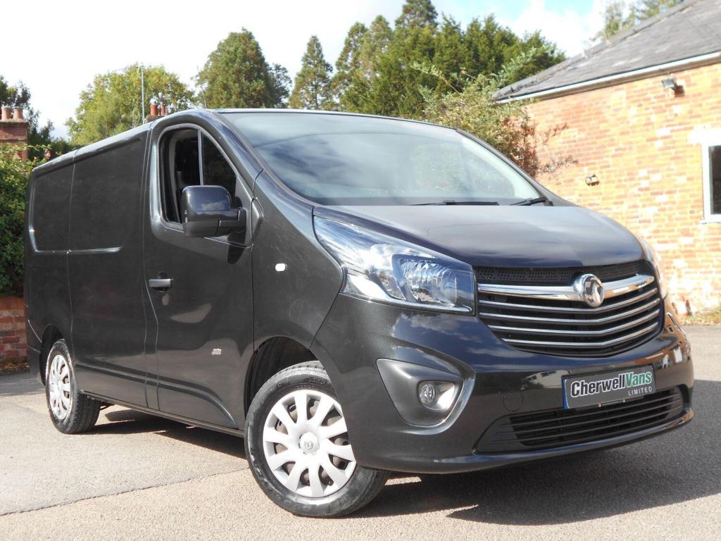 VAUXHALL VIVARO