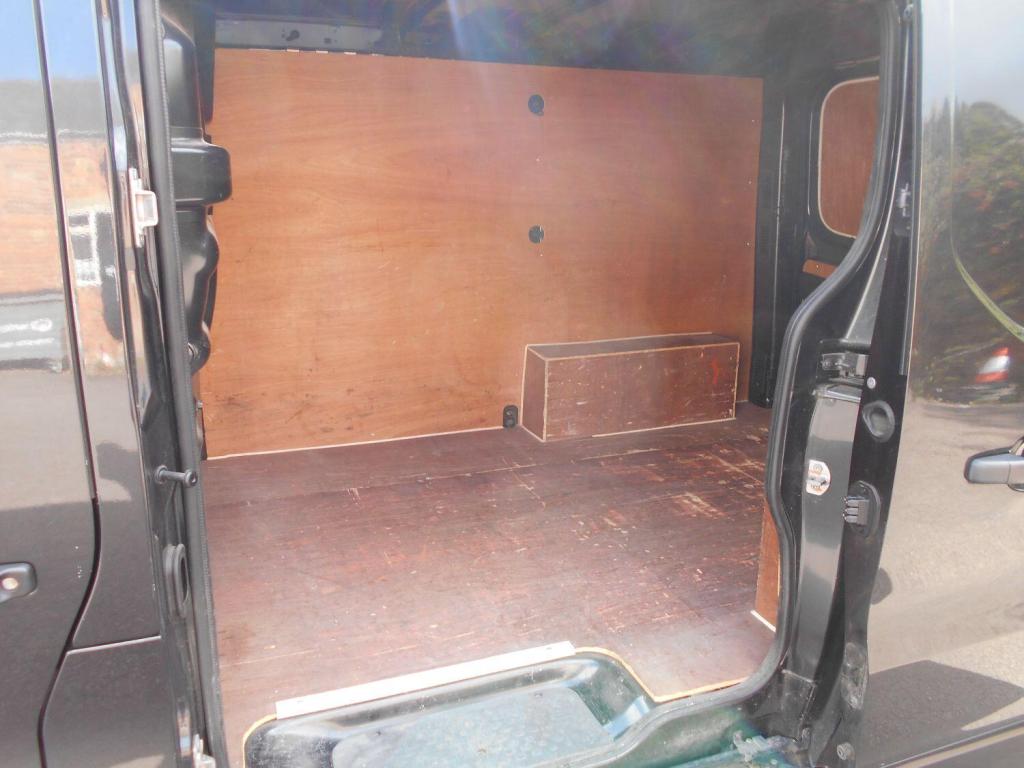 VAUXHALL VIVARO