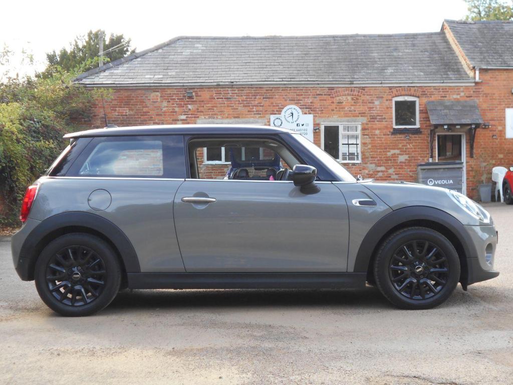 MINI HATCH