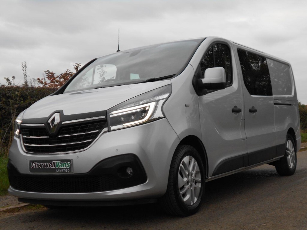 View RENAULT TRAFIC 2.0 dCi ENERGY LL30 Sport Crew Van EDC AUTO LWB Euro 6 (s/s) 6dr