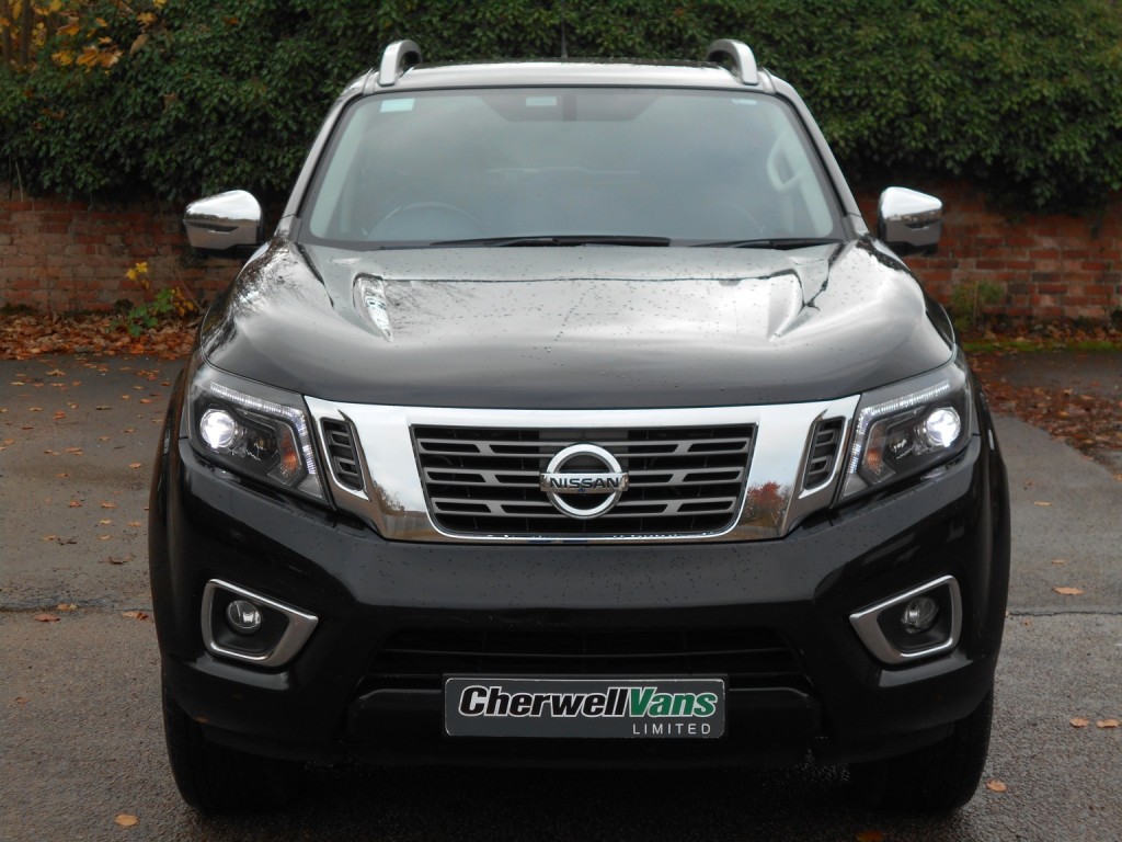 View NISSAN NAVARA 2.3 dCi Tekna 4x4 Double Cab Pickup Automatic 116,000 MILES FSH