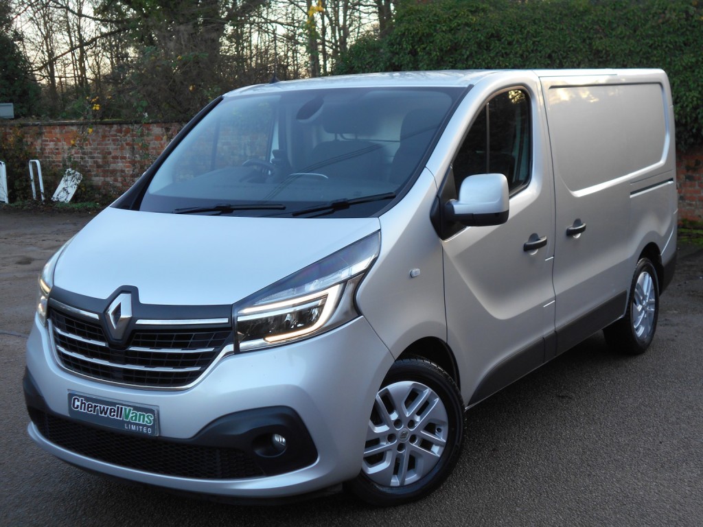View RENAULT TRAFIC 2.0 SL28 ENERGY dCi 145 Sport MY19