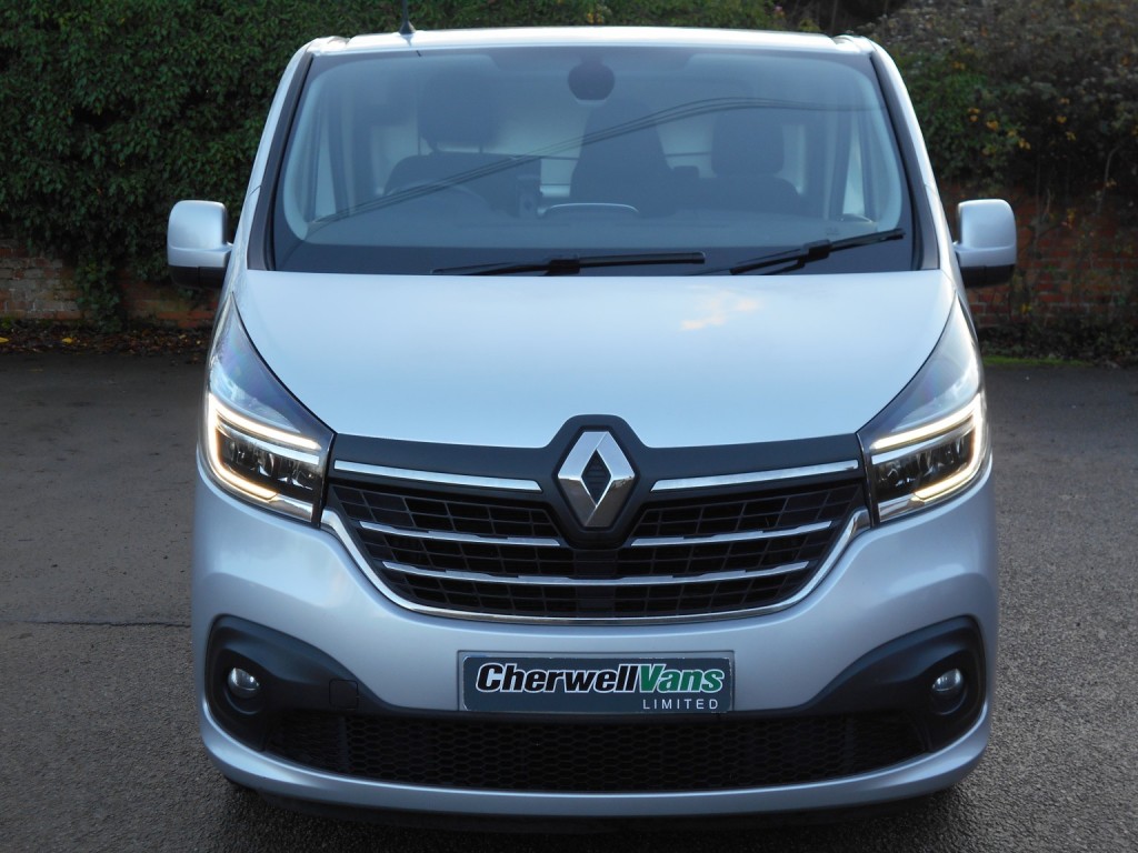 View RENAULT TRAFIC 2.0 SL28 ENERGY dCi 145 Sport MY19