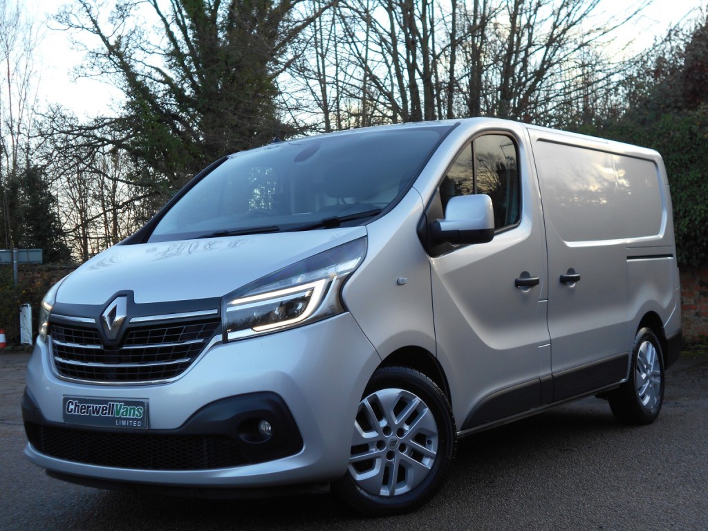 View RENAULT TRAFIC 2.0 SL28 ENERGY dCi 145 Sport MY19
