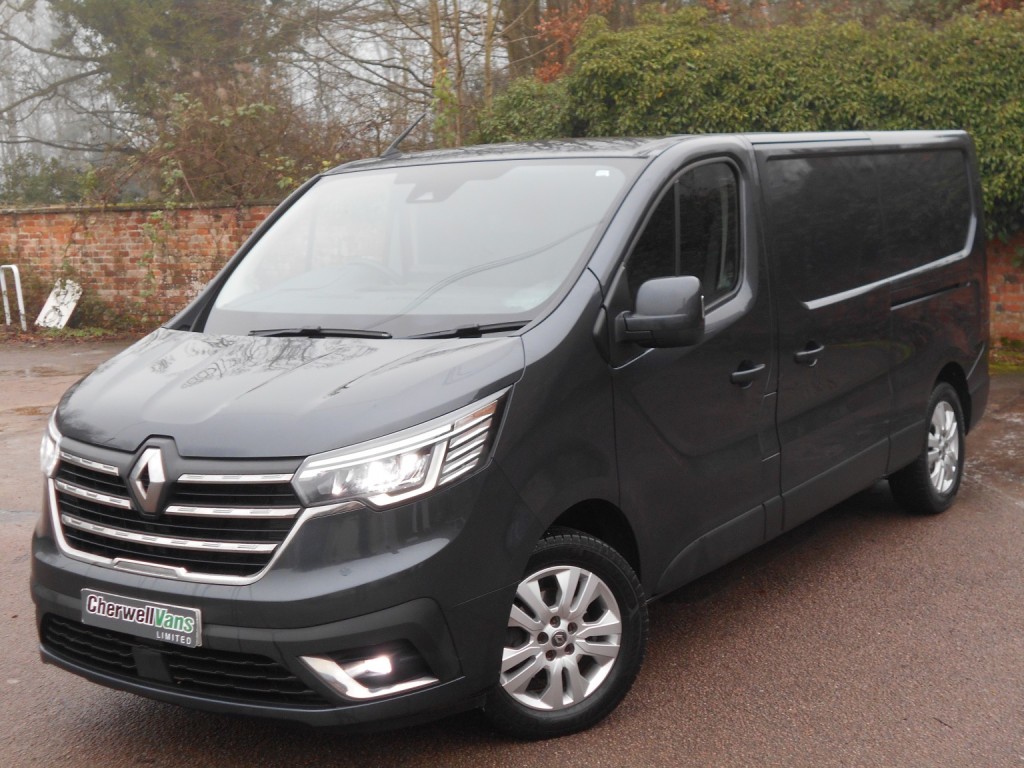 RENAULT TRAFIC 2.0 LL30 Blue dCi 150 Sport Panel Van MY22