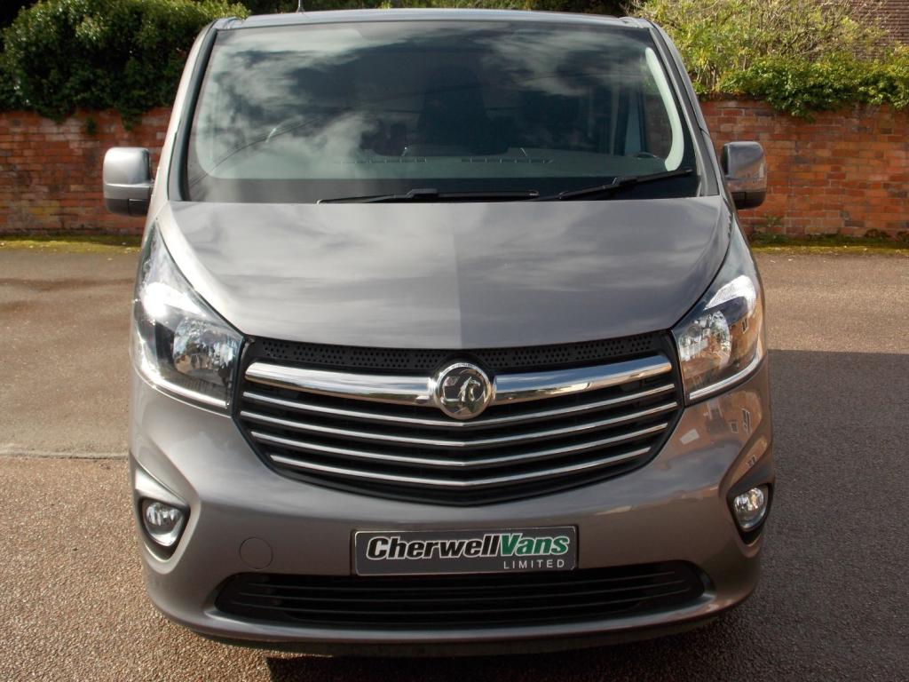 View VAUXHALL VIVARO SPORTIVE 2700 1.6 CDTi BI-TURBO 125 SWB PANEL VAN *NO VAT* 21k MILES