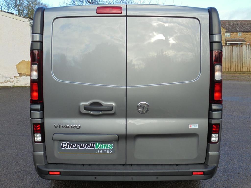 VAUXHALL VIVARO