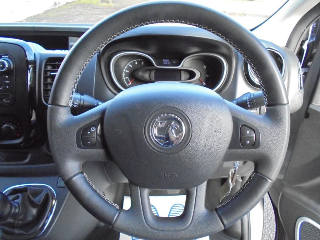VAUXHALL VIVARO