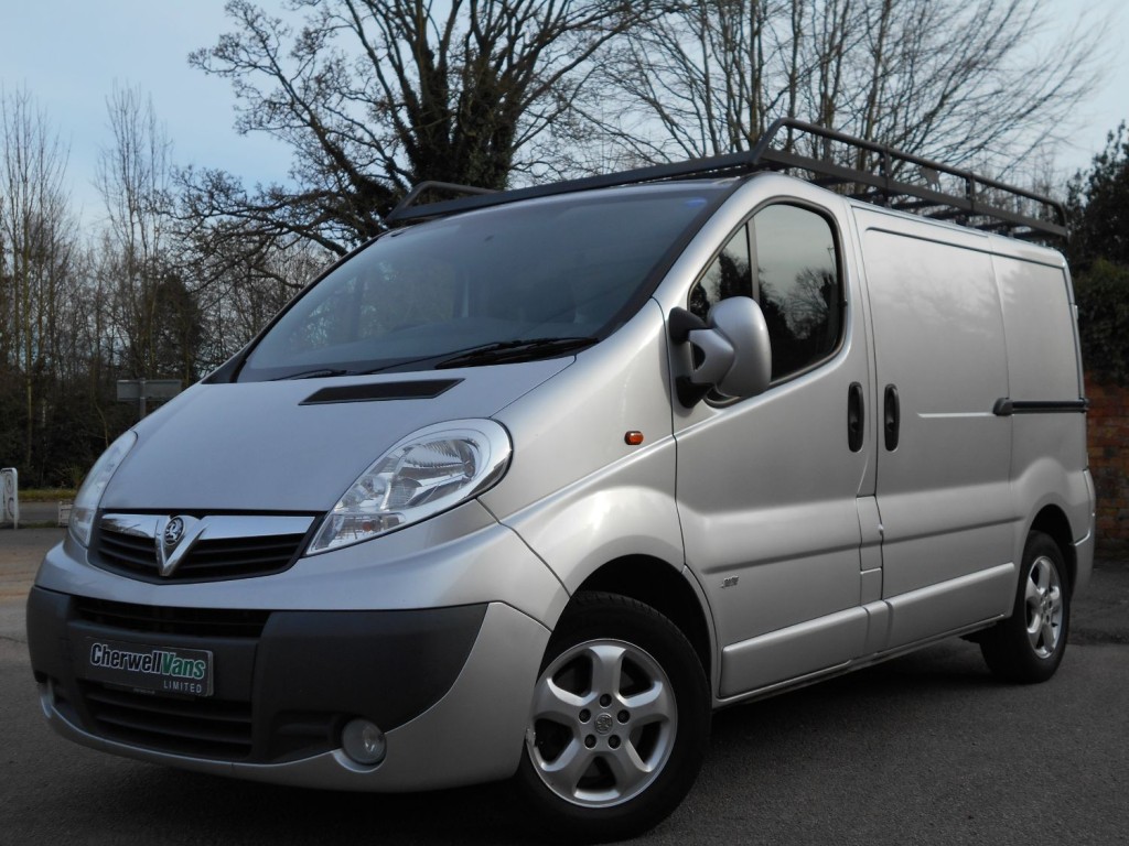 View VAUXHALL VIVARO SPORTIVE 2.0 CDTi 115 SWB PANEL VAN *NO VAT* 104,000 MILES
