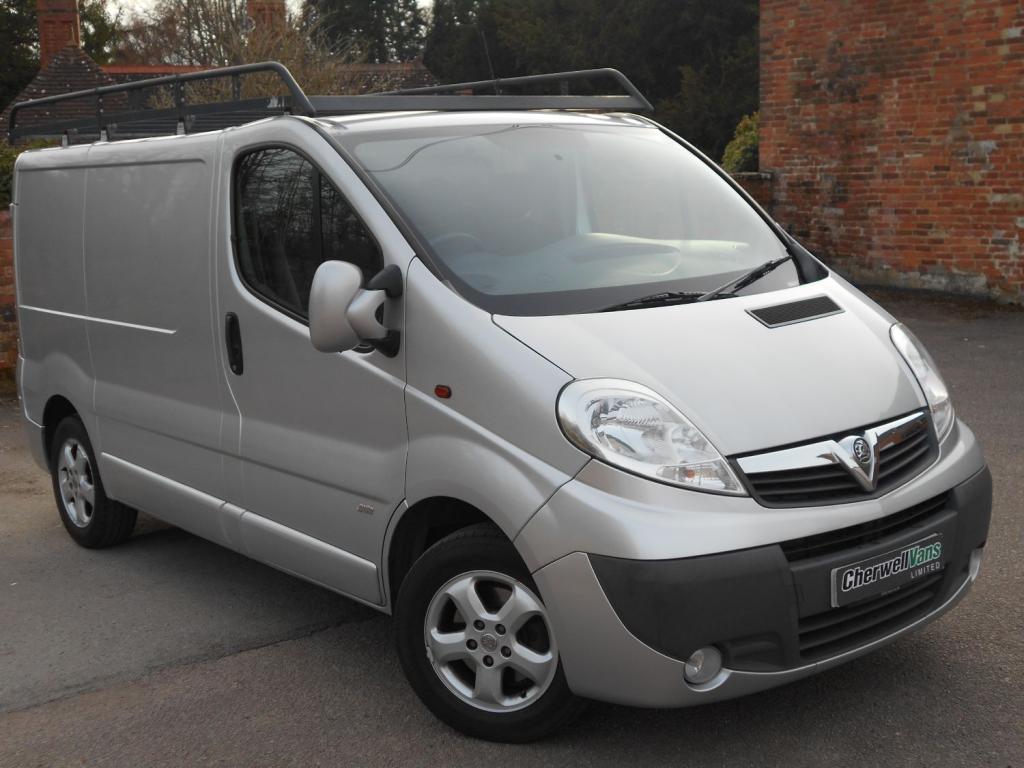 VAUXHALL VIVARO