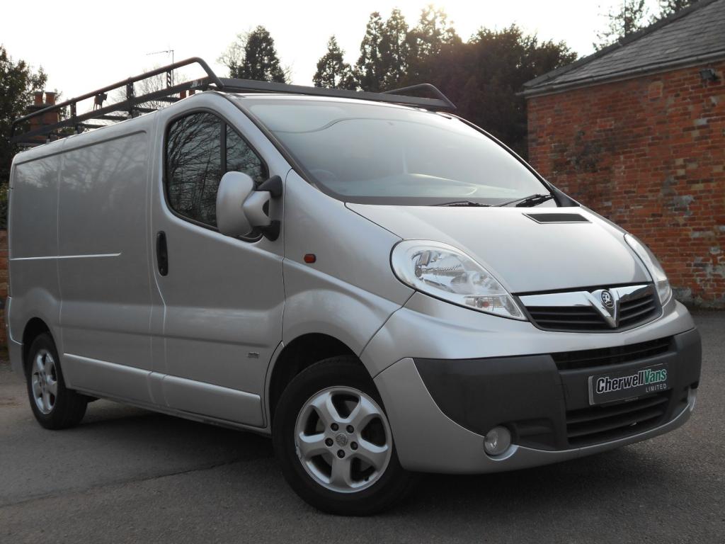 VAUXHALL VIVARO