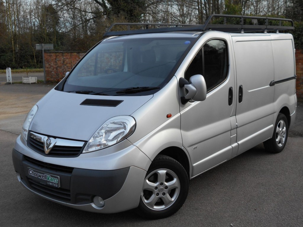 View VAUXHALL VIVARO SPORTIVE 2.0 CDTi 115 SWB PANEL VAN *NO VAT* 104,000 MILES