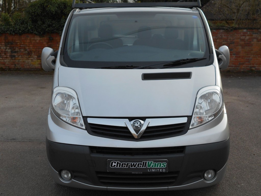 View VAUXHALL VIVARO SPORTIVE 2.0 CDTi 115 SWB PANEL VAN *NO VAT* 104,000 MILES