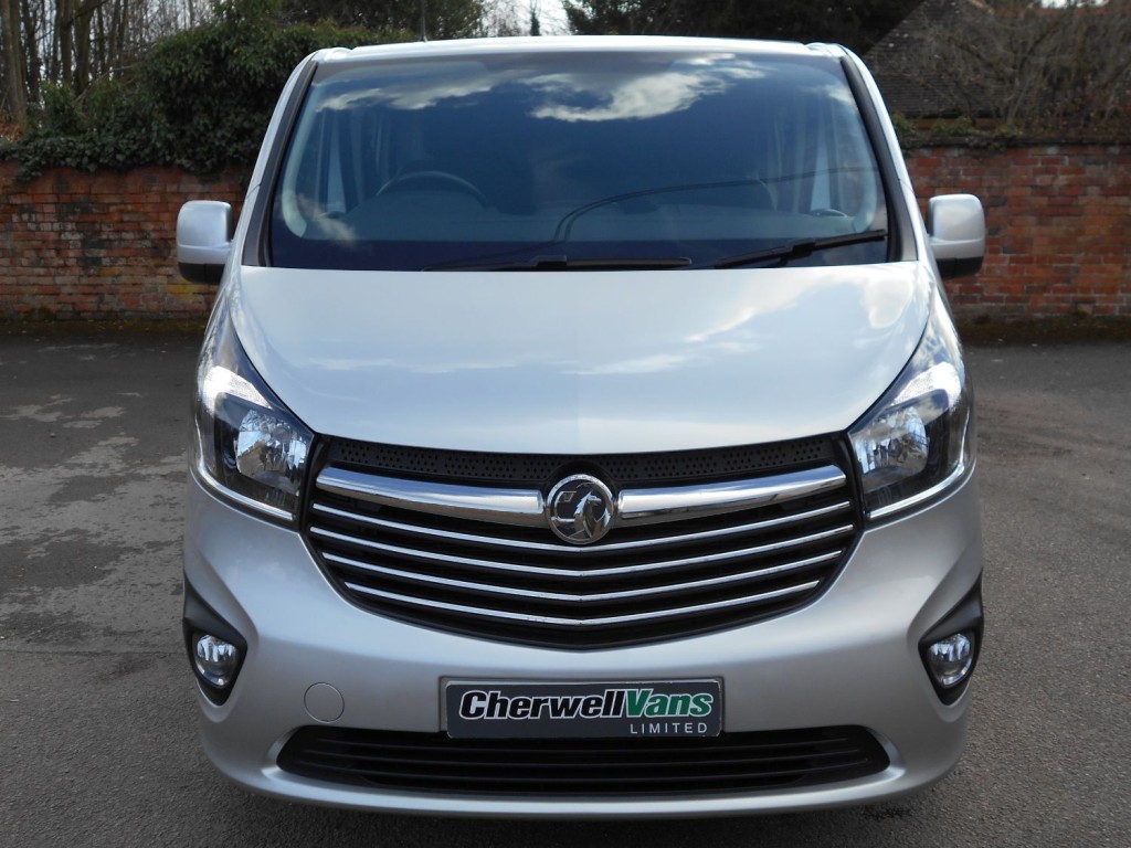View VAUXHALL VIVARO SPORTIVE LWB CREW CAB 1.6 CDTi Bi-TURBO 120bhp VAN *NO VAT* 18,000 MILES