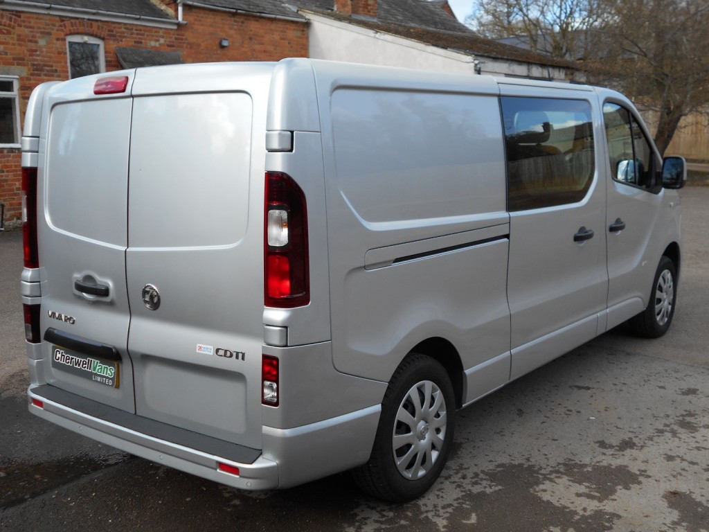 VAUXHALL VIVARO