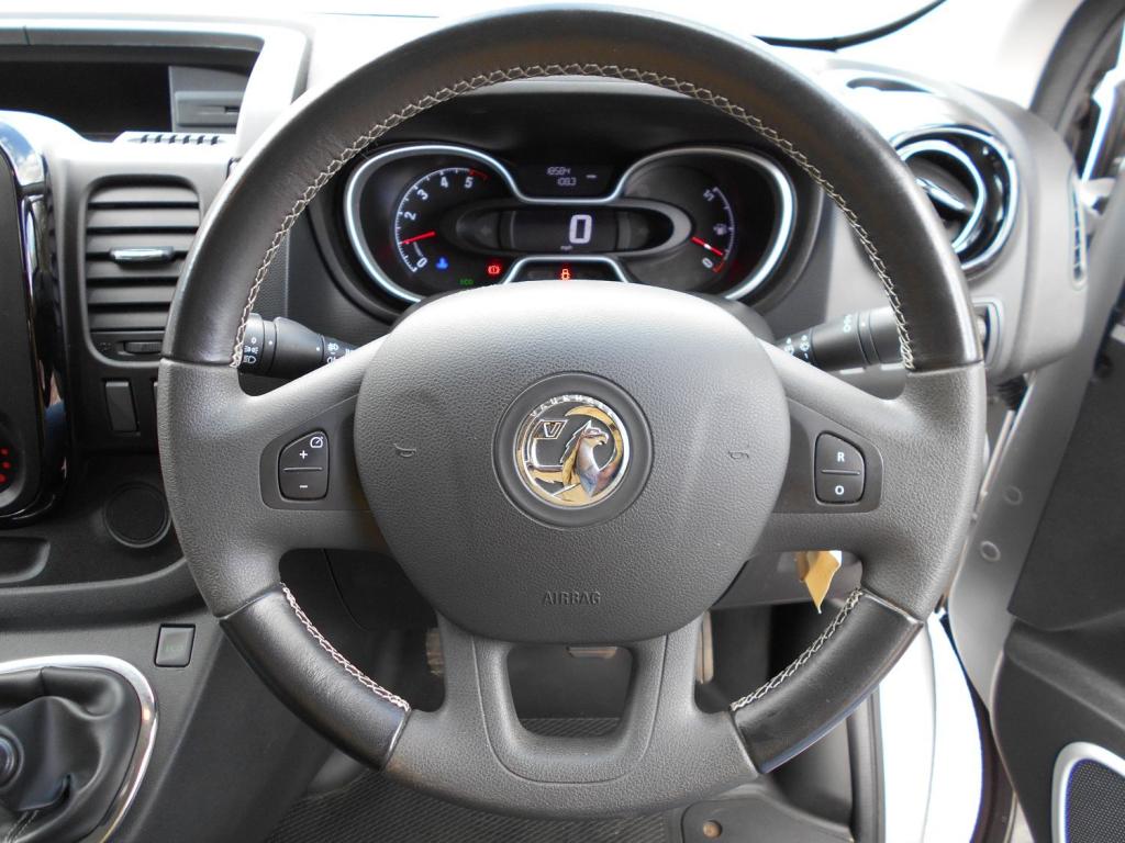 VAUXHALL VIVARO
