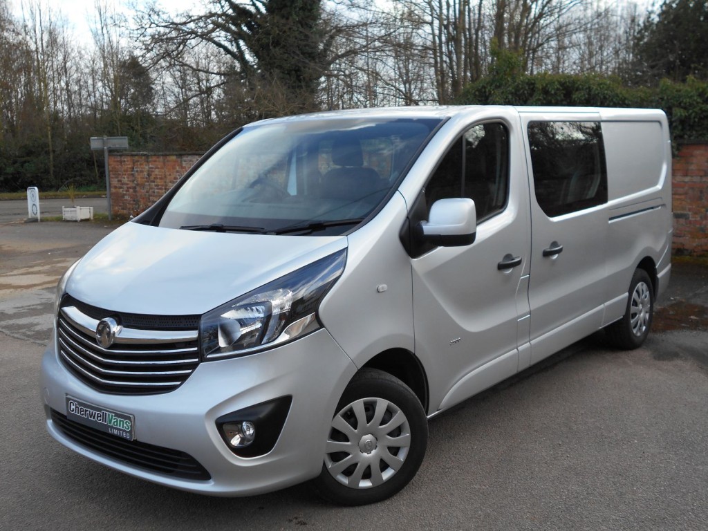 View VAUXHALL VIVARO SPORTIVE LWB CREW CAB 1.6 CDTi Bi-TURBO 120bhp VAN *NO VAT* 18,000 MILES