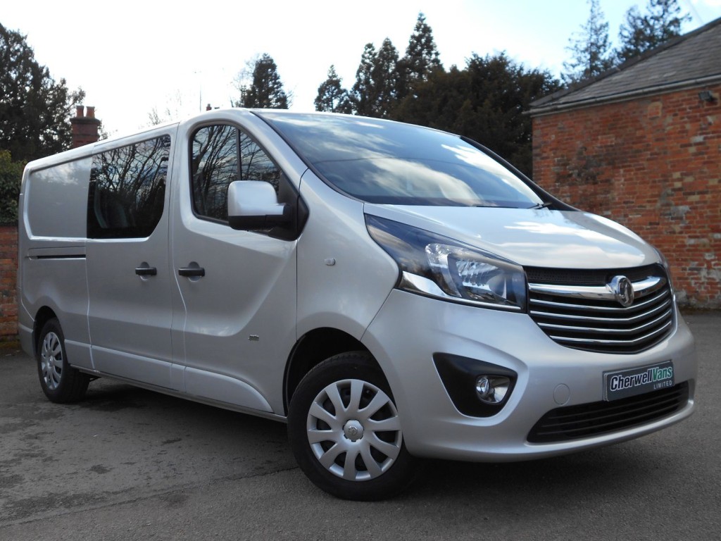 VAUXHALL VIVARO