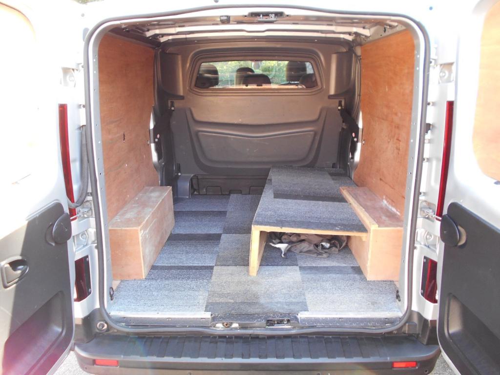 RENAULT TRAFIC