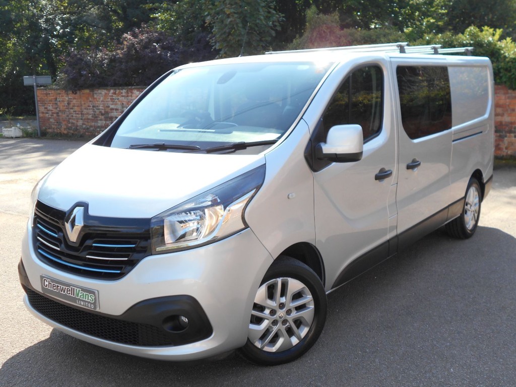 View RENAULT TRAFIC LL29 Sport Nav Crew Cab Van 1.6 DCi Bi-Turbo 125bhp LWB **NO VAT** 57,000 Miles