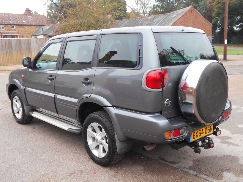 View NISSAN TERRANO II 2.7 TD SE 5dr Estate 4x4 7 Seater Diesel