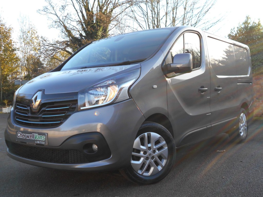 View RENAULT TRAFIC SL27 SPORT NAV 1.6 Bi-TURBO DCi 120bhp ENERGY SWB VAN *NO VAT* 34,000 MILES