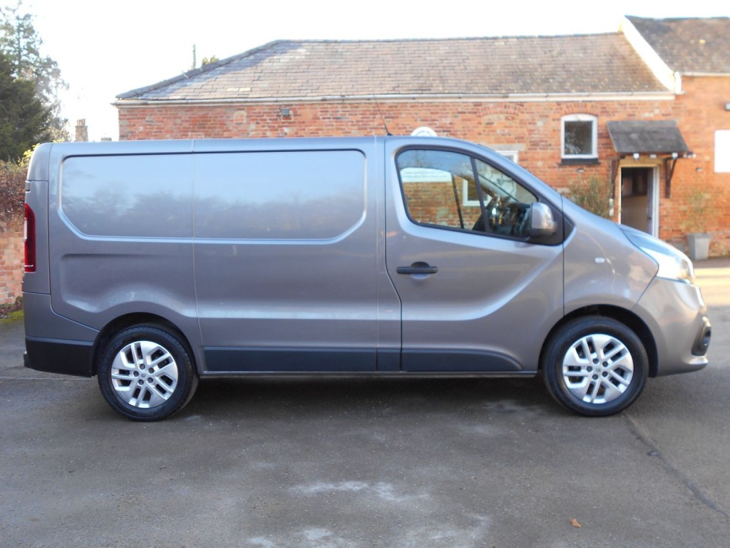 RENAULT TRAFIC